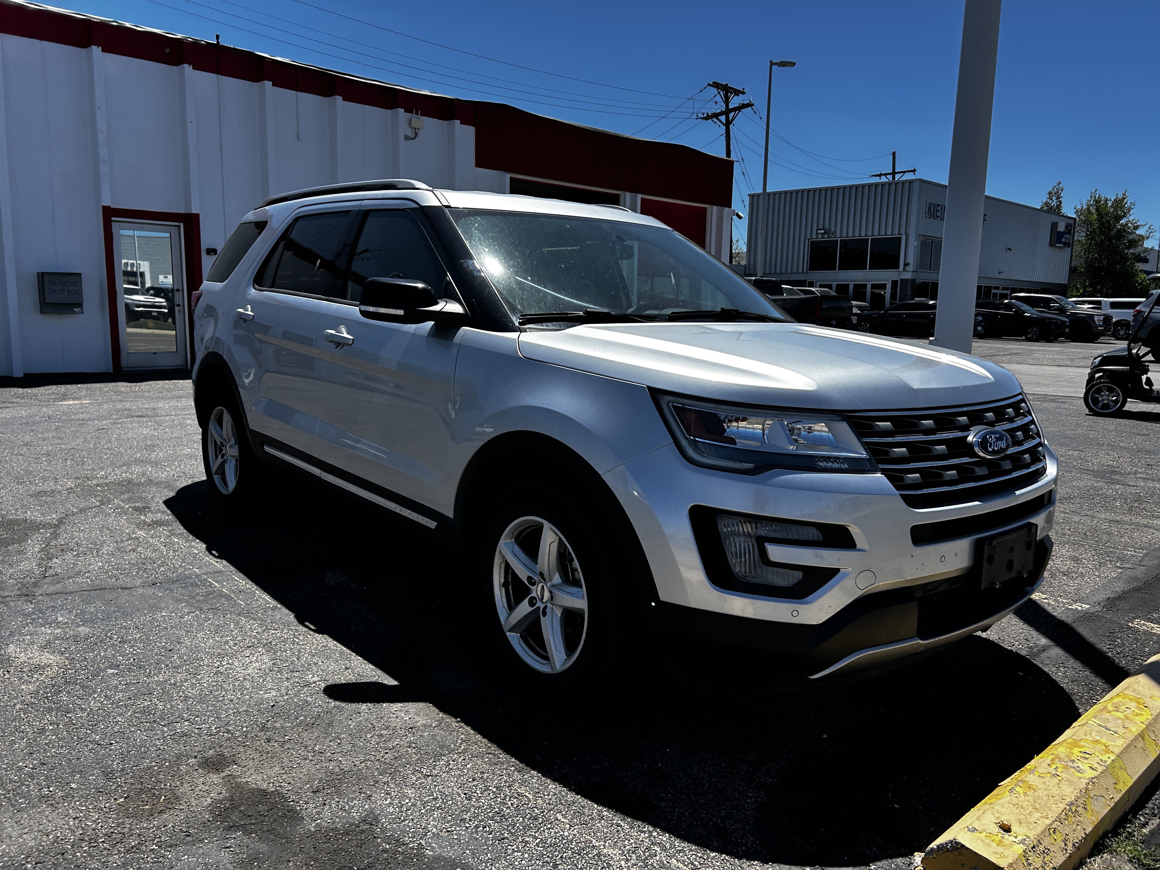 Used 2017 Ingot Silver Ford XLT image 6