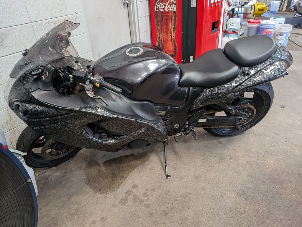 Used 2014 Carbon Suzuki Bike image 3
