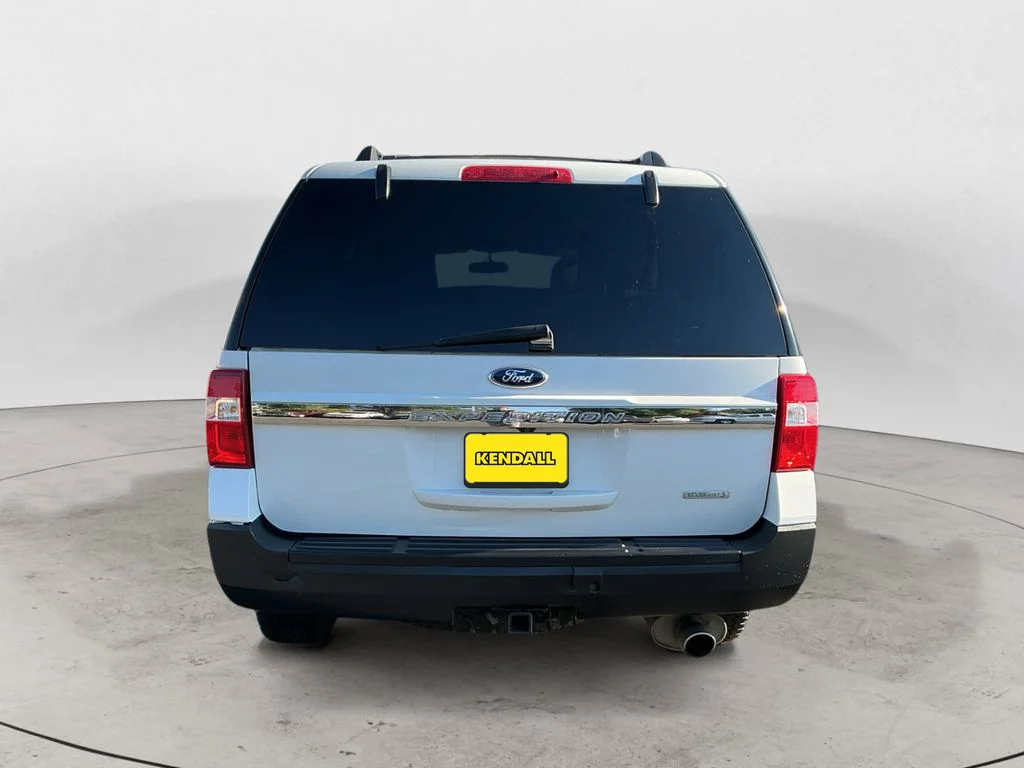 Used 2016 White Ford XL image 6