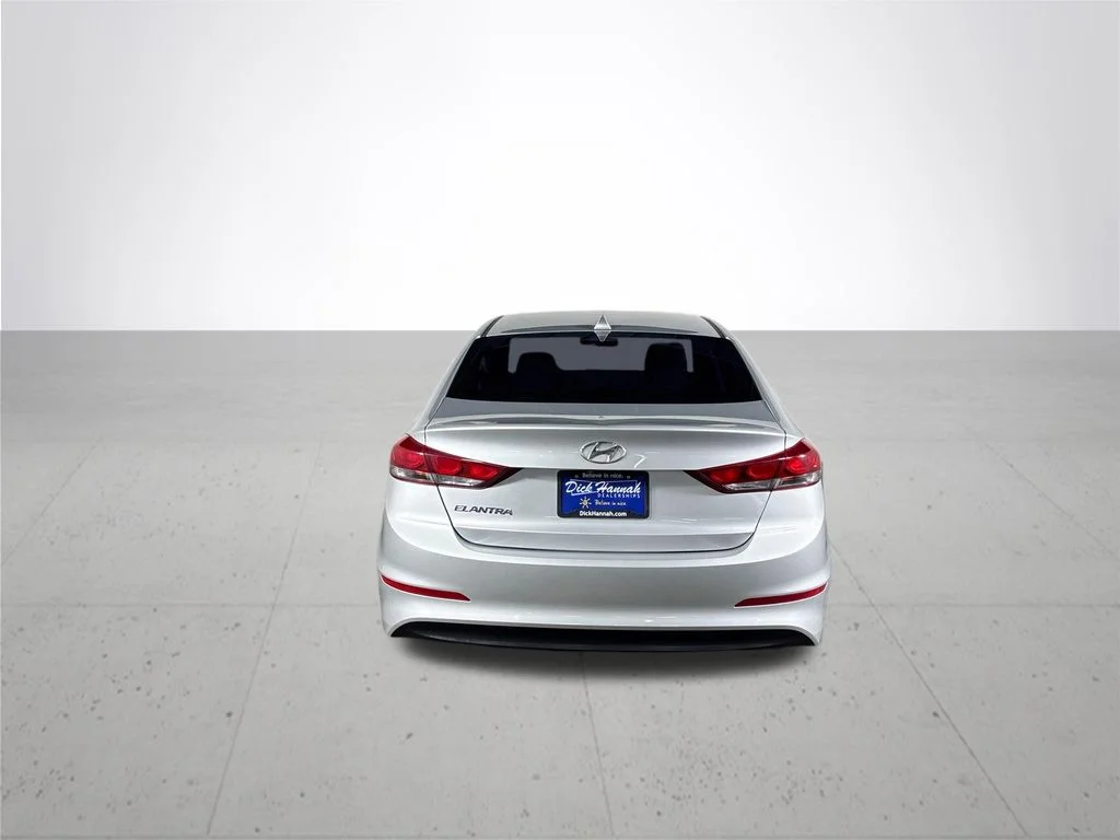 Used 2017 Silver Hyundai SE image 7