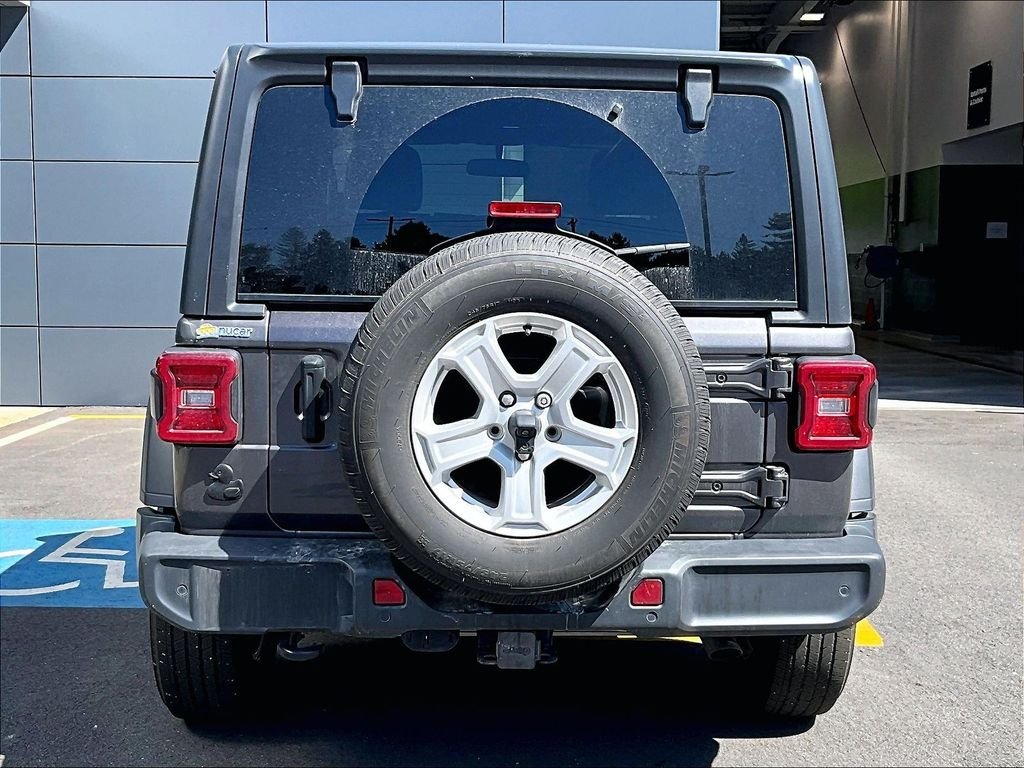 Used 2021 Gray Jeep Sport S image 5