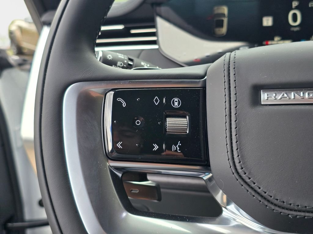 New 2026 Fuji White LAND ROVER SE LWB 7-Seats / V8 image 16