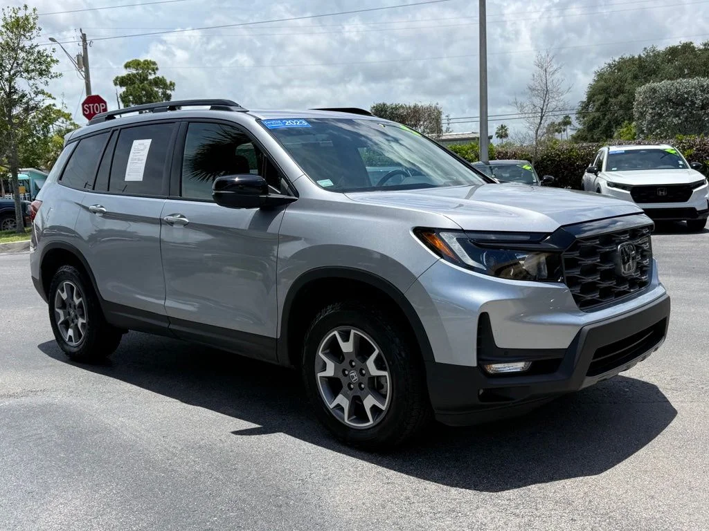 Certified Used 2023 Lunar Silver Metallic Honda TrailSport image 5