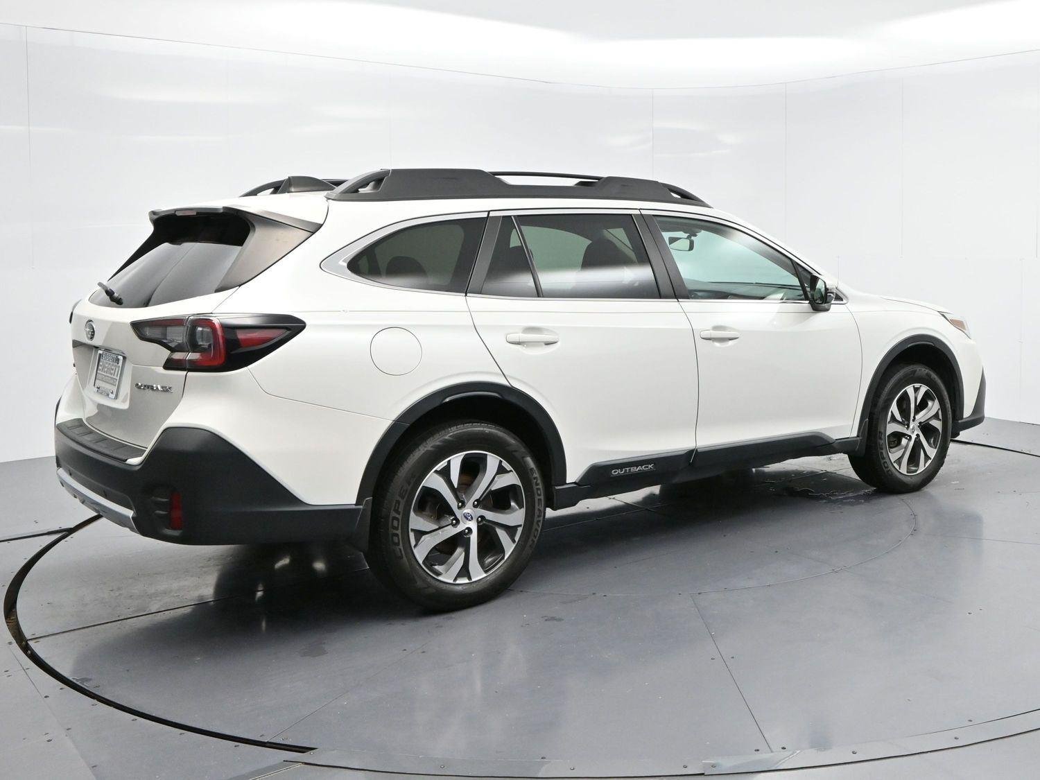 Used 2022 Crystal White Pearl Subaru Limited image 7