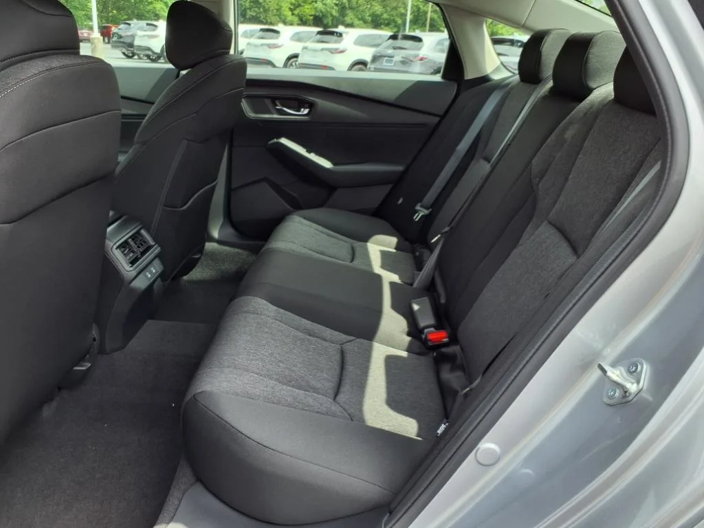 2025 Honda Accord SE - Photo 12