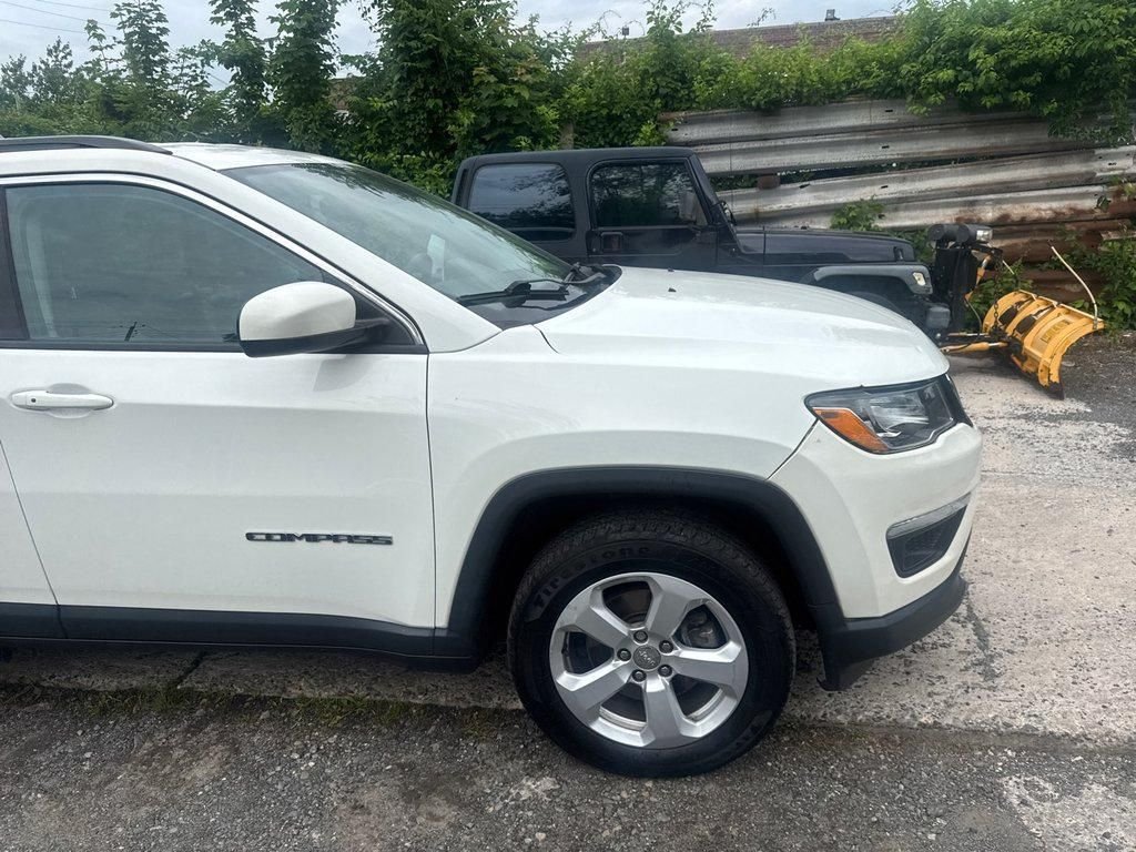 Used 2020 White Jeep Latitude image 9
