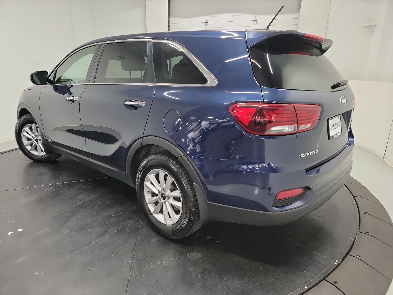 Used 2019 Blaze Blue Kia LX V6 image 5