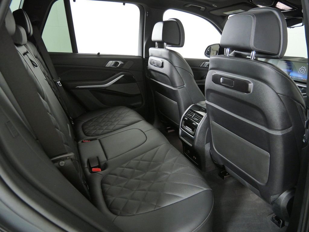 New 2026 Dravit Grey Metallic BMW xDrive40i image 26