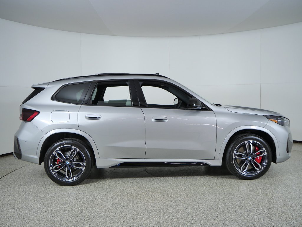 New 2027 Space Silver Metallic BMW xDrive28i image 8