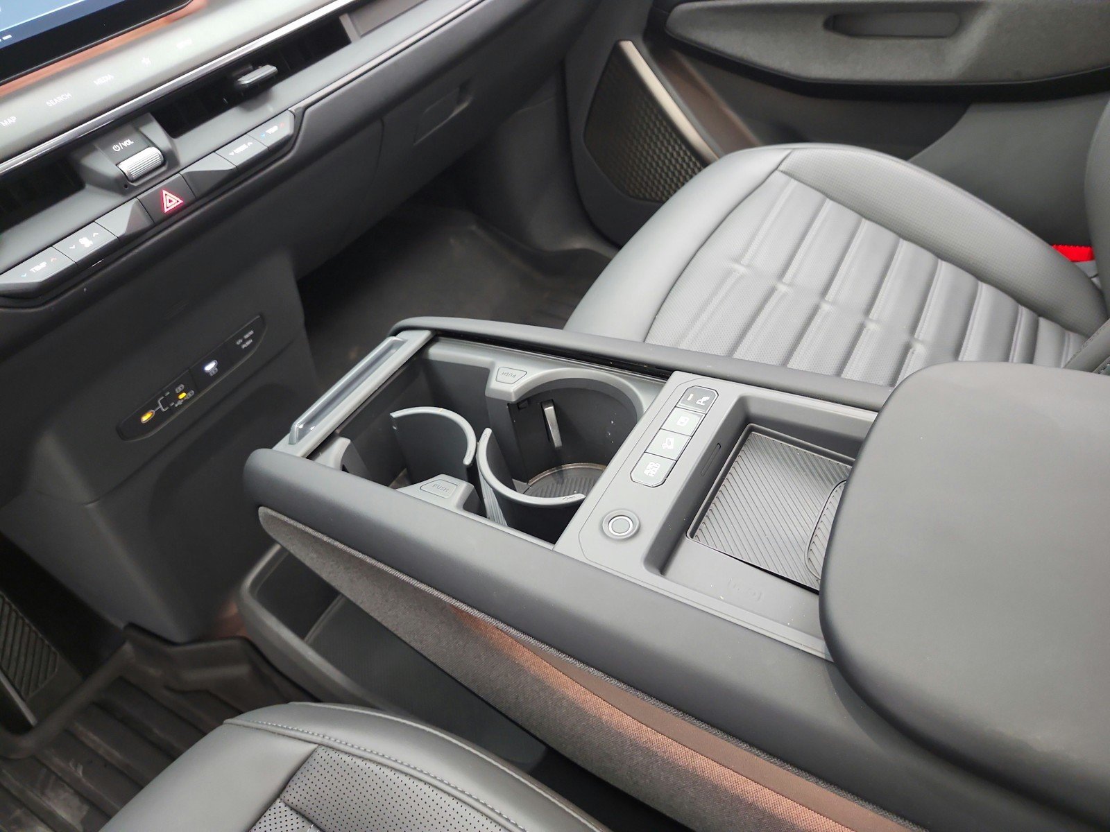 Used 2024 Pebble Gray Kia Land image 11