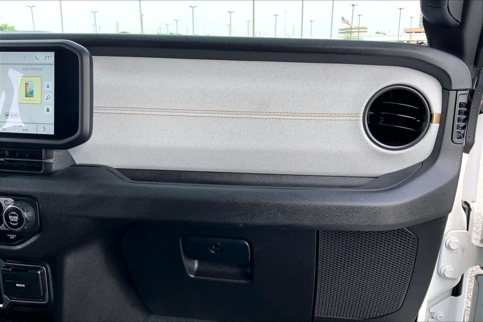 Used 2024 Bright White Clearcoat Jeep Sport S image 27