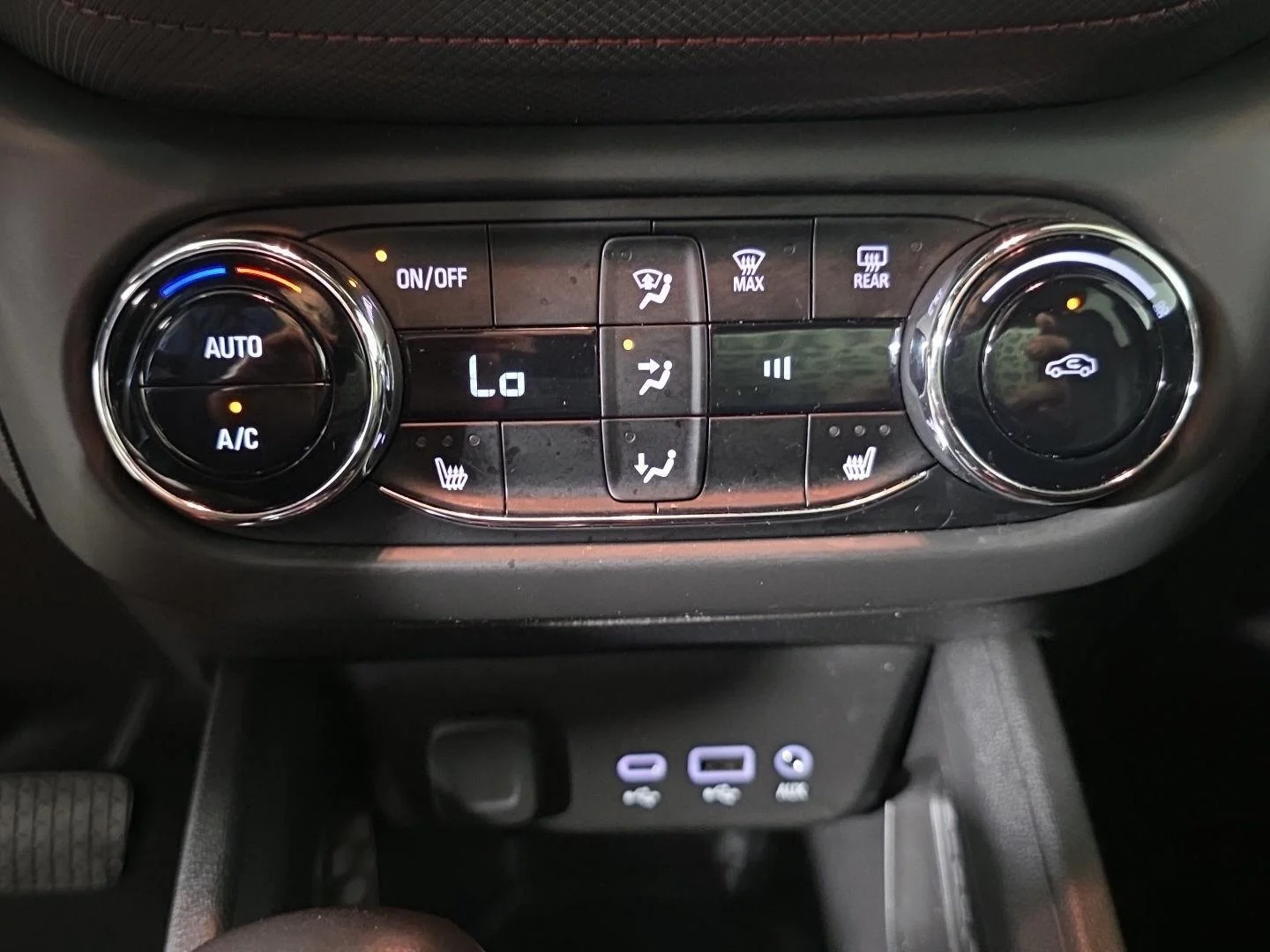 Used 2021 Mosaic Black Metallic Chevrolet RS image 18