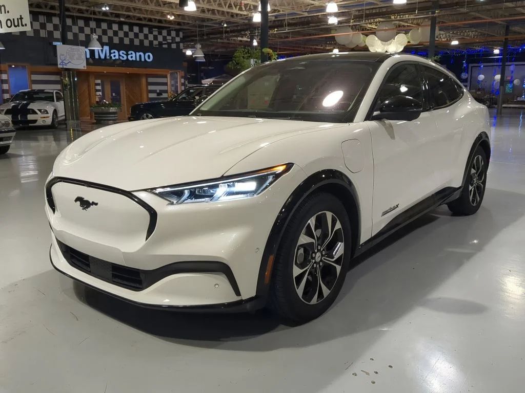 2021 Ford Mustang-Mach-e Premium's photo