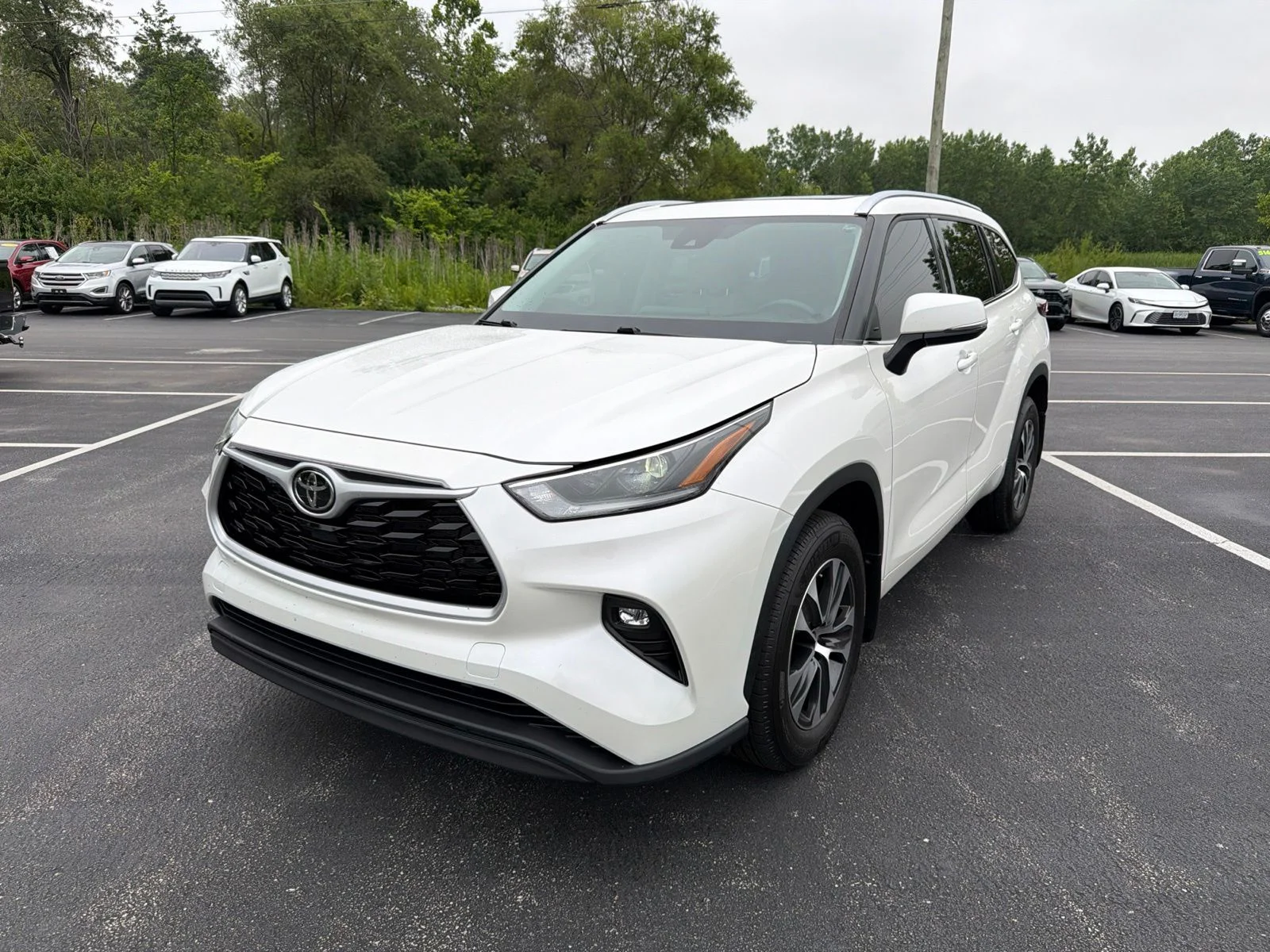 Used 2021 White Toyota XLE image 2