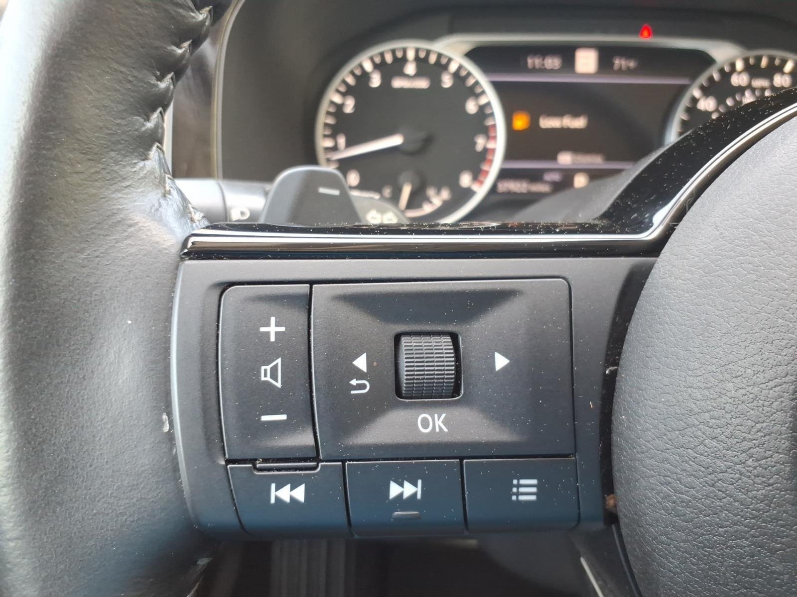 Used 2022 Deep Ocean Blue Pearl Nissan SL image 15