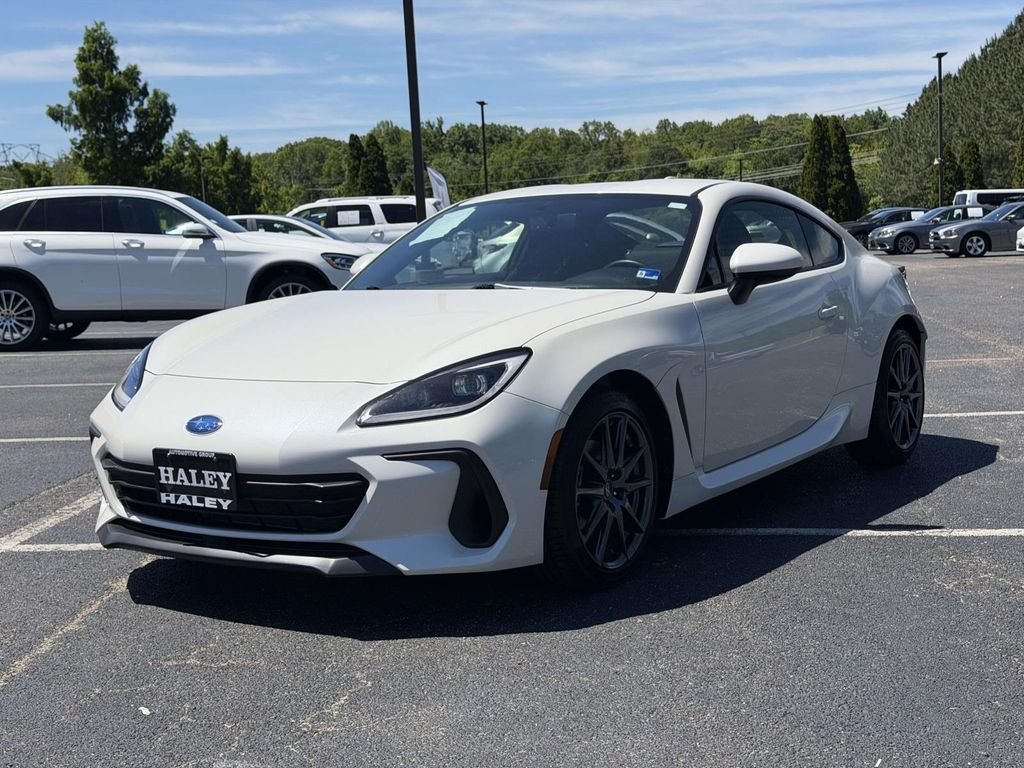 Used 2022 White Subaru Premium image 23