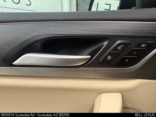 Used 2024 White BMW xDrive30i image 18