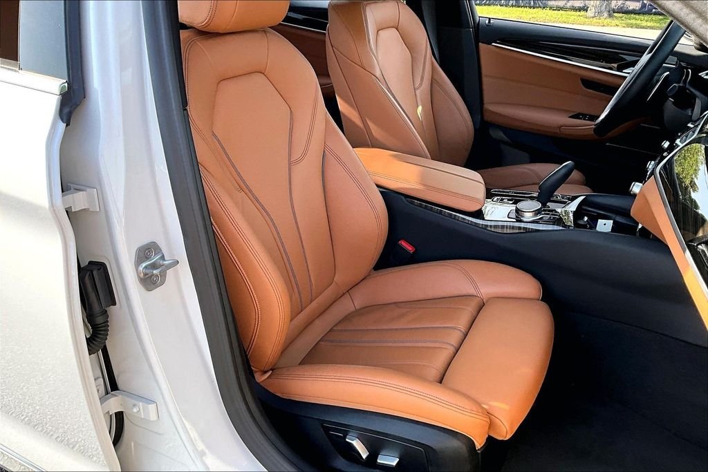 Used 2023 White BMW 530i image 30