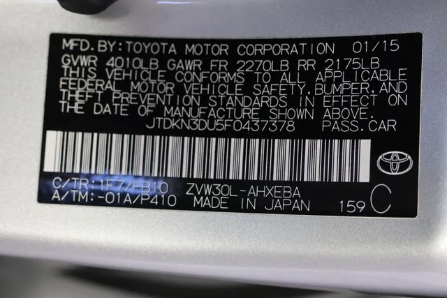 Used 2015 Silver Toyota Three image 26