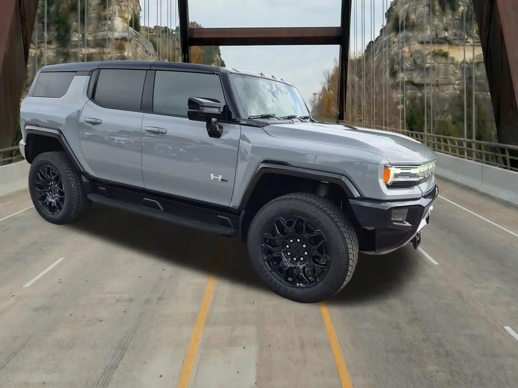 2026 GMC Hummer EV 2X SUV's photo