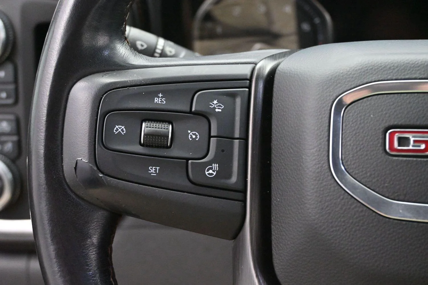 Used 2020 ONYX BLACK GMC AT4 image 18