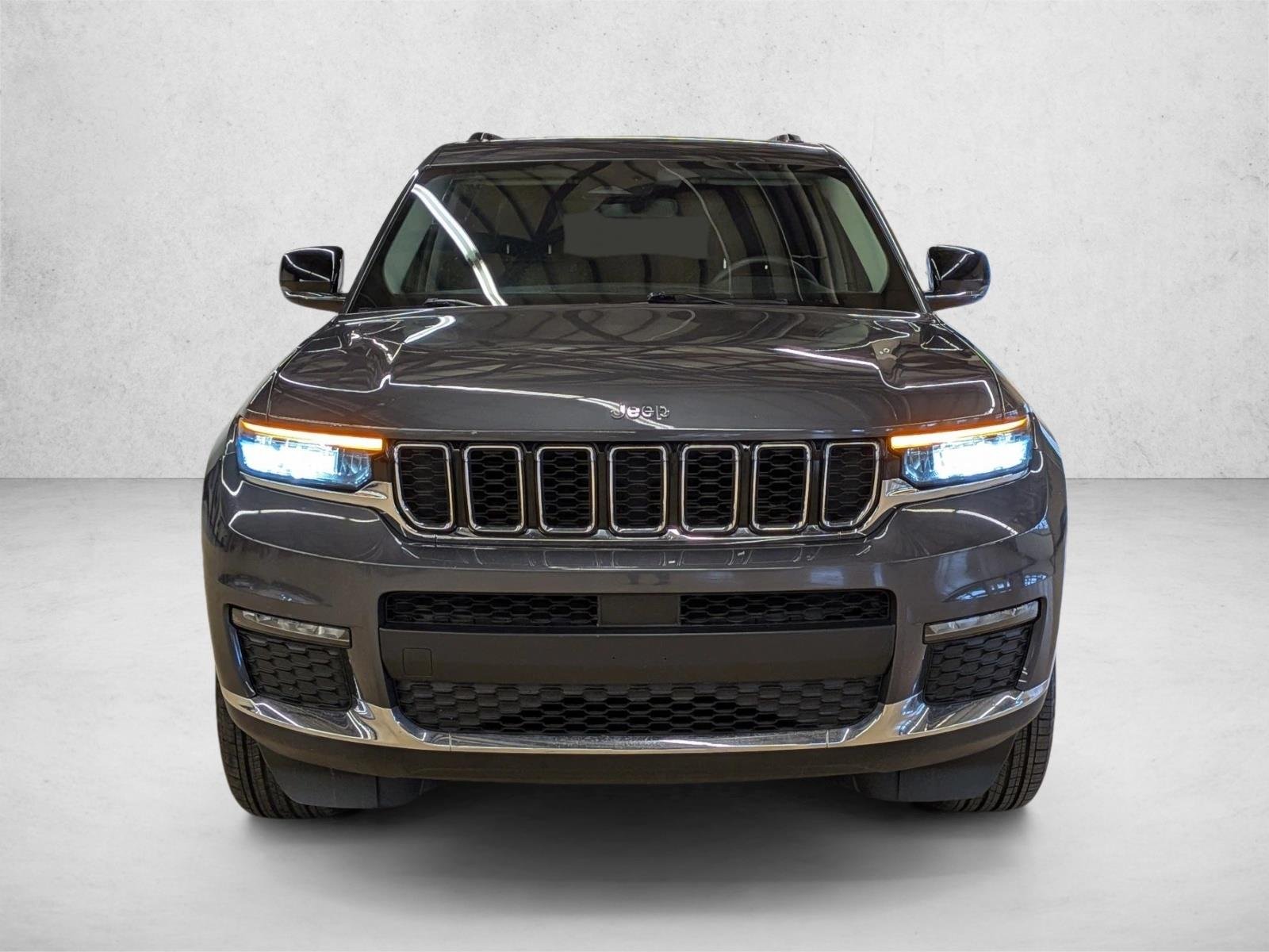 Used 2023 Baltic Gray Metallic Clearcoat Jeep Limited image 2