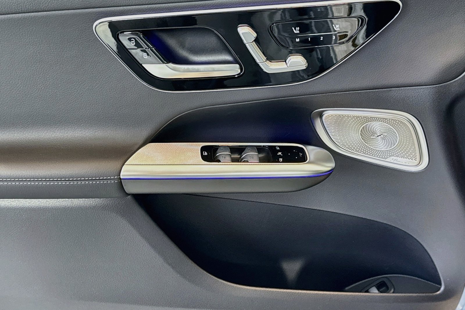 New 2026 Cirrus Silver Metallic Mercedes-Benz GLC 300 image 16