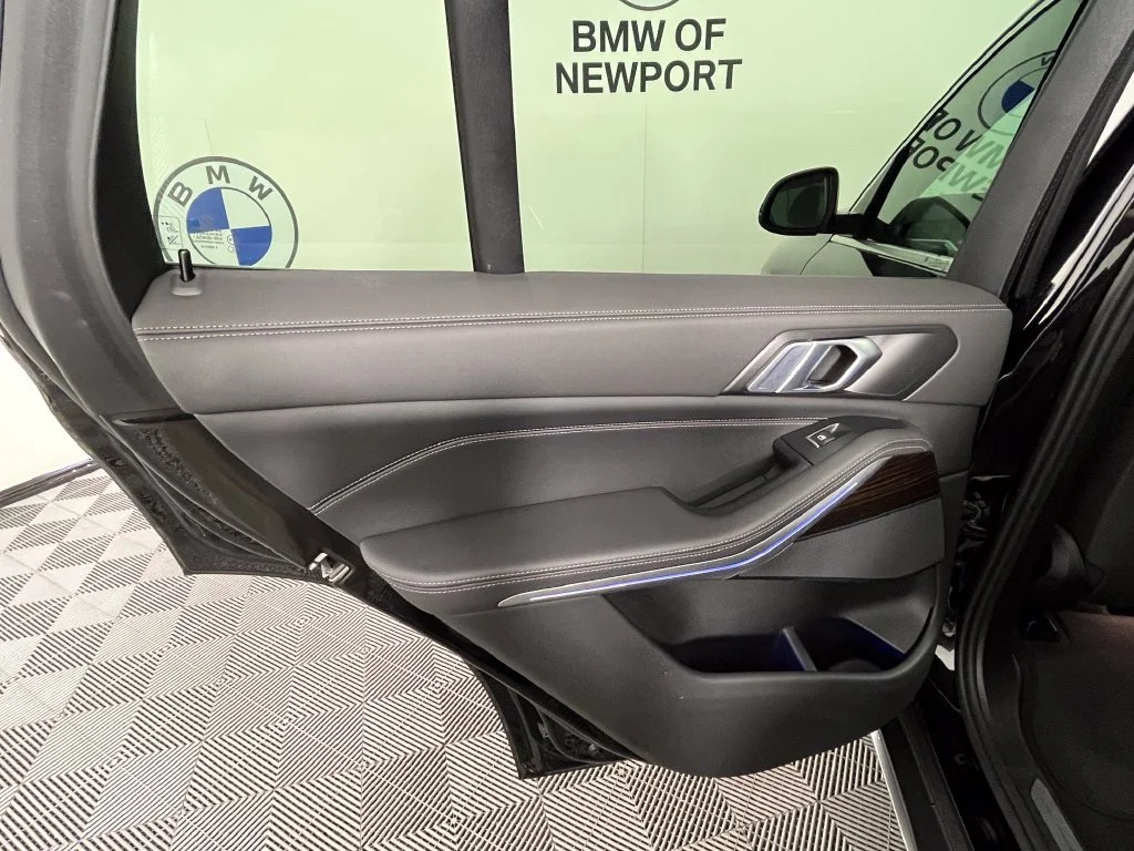 Certified Used 2024 Black Sapphire Metallic BMW xDrive40i image 25