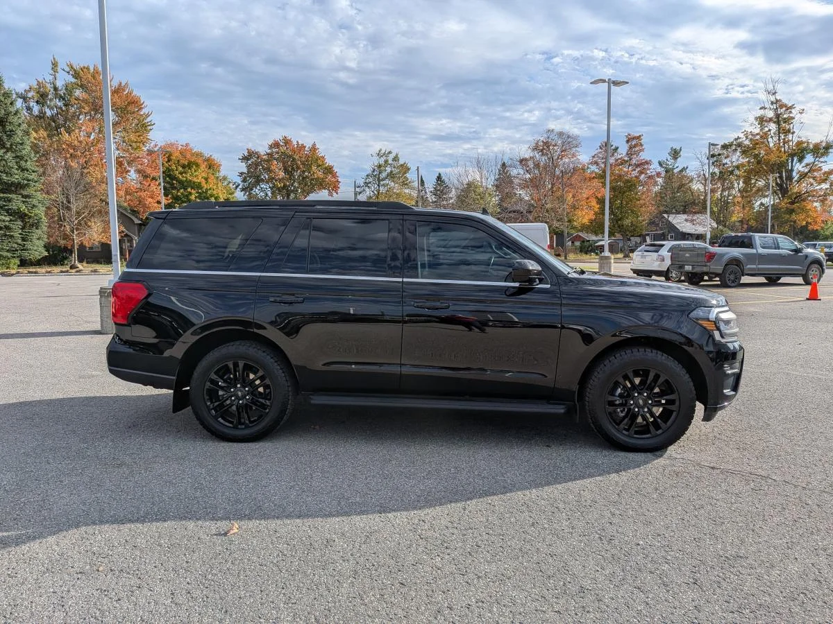 Used 2024 Black Ford XLT image 6