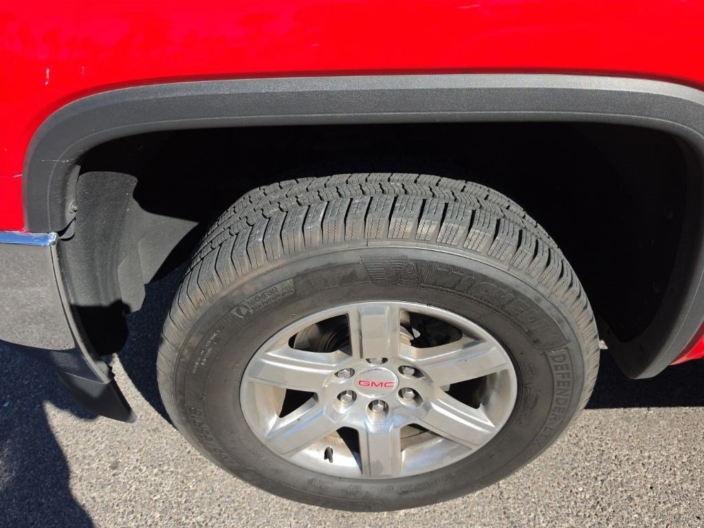 Used 2017 CARDINAL RED GMC SLT image 13