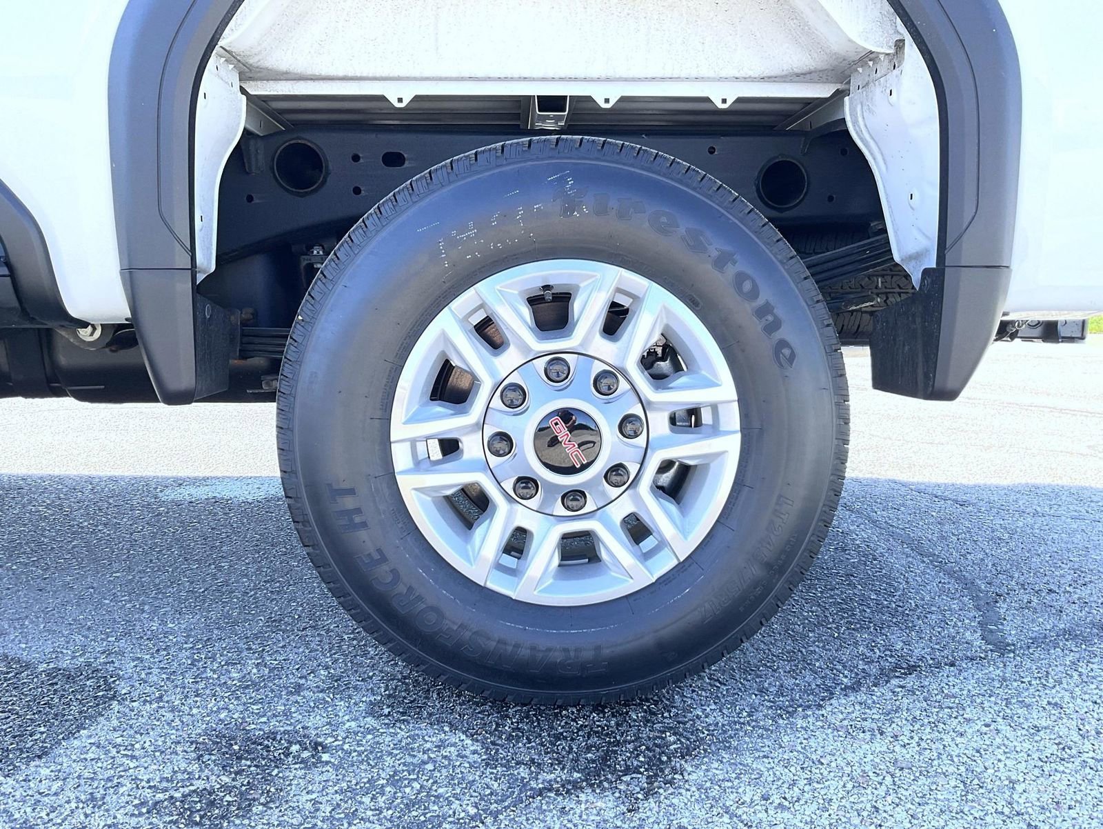 New 2026 Summit White GMC Pro image 23