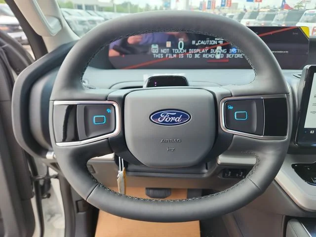 New 2026 Star White Metallic Tri-Coat Ford Active image 17