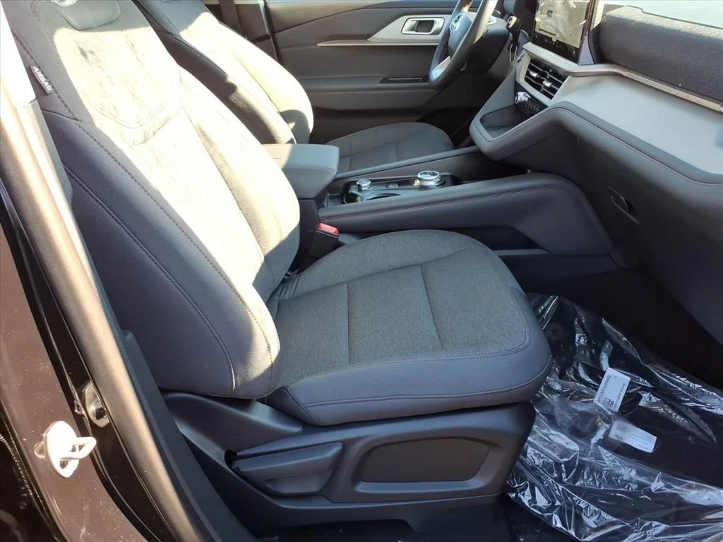 New 2026 Agate Black Metallic Ford Active image 7