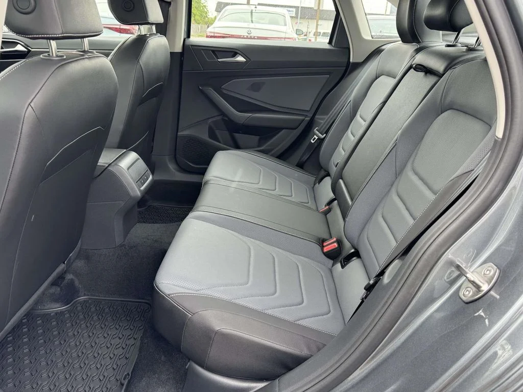 Used 2025 Gray Volkswagen 1.5T SEL image 15