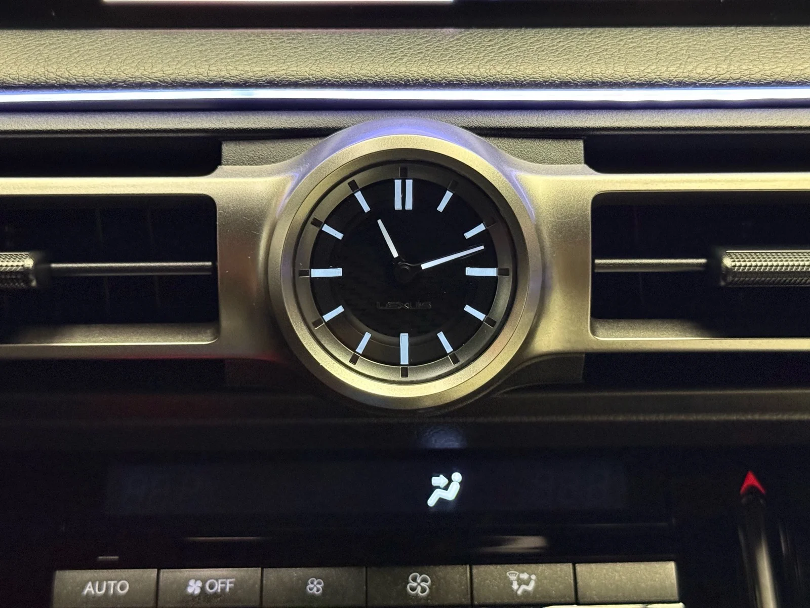 Used 2021 Ultra White (083) Lexus F SPORT image 23