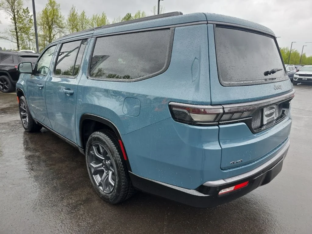 New 2026 Steel Blue Exterior Paint Jeep Limited Altitude image 3