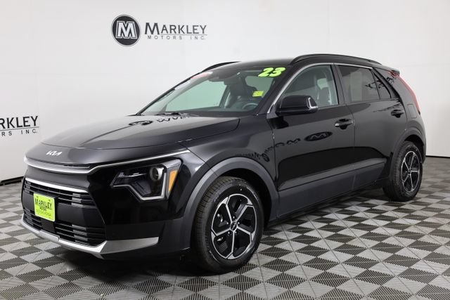 Used 2023 Black Kia EX image 40