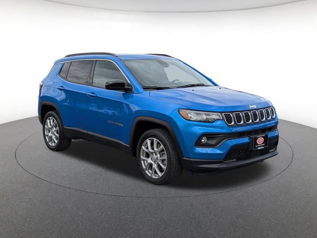 2024 Jeep Compass Latitude Lux 4X4's photo