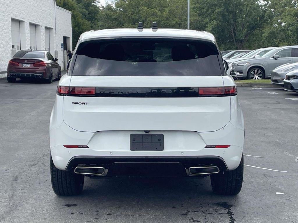 New 2026 Fuji White Land Rover Dynamic SE image 8