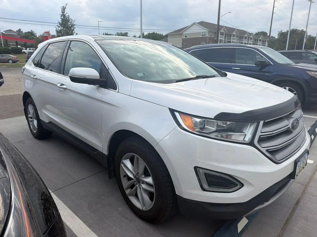 Used 2017  Ford SEL image 7