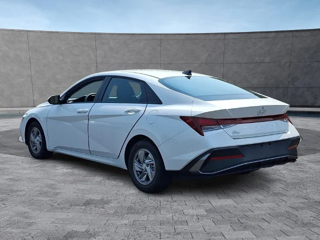 New 2025 White Hyundai SE image 3