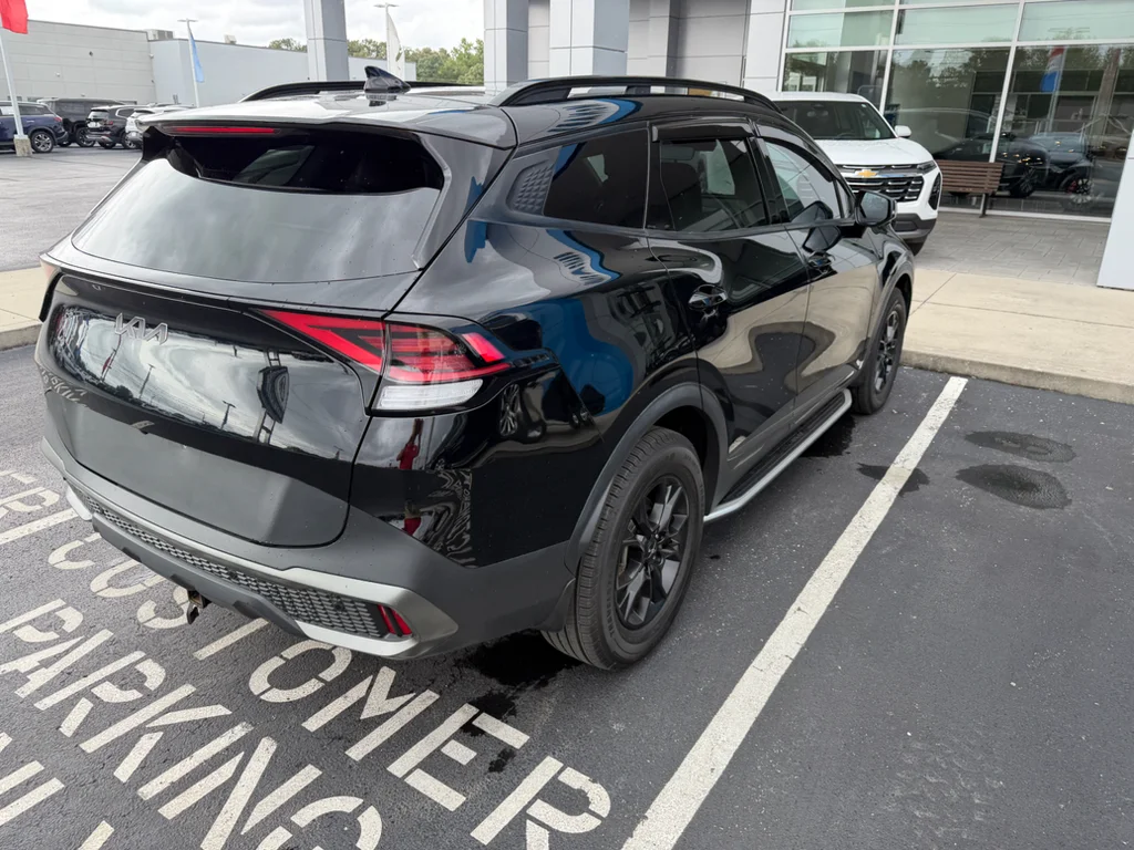 Used 2023 Black Kia X-Pro Prestige image 8