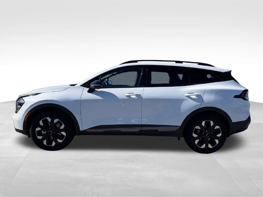 Used 2023 White Kia X-Line image 2