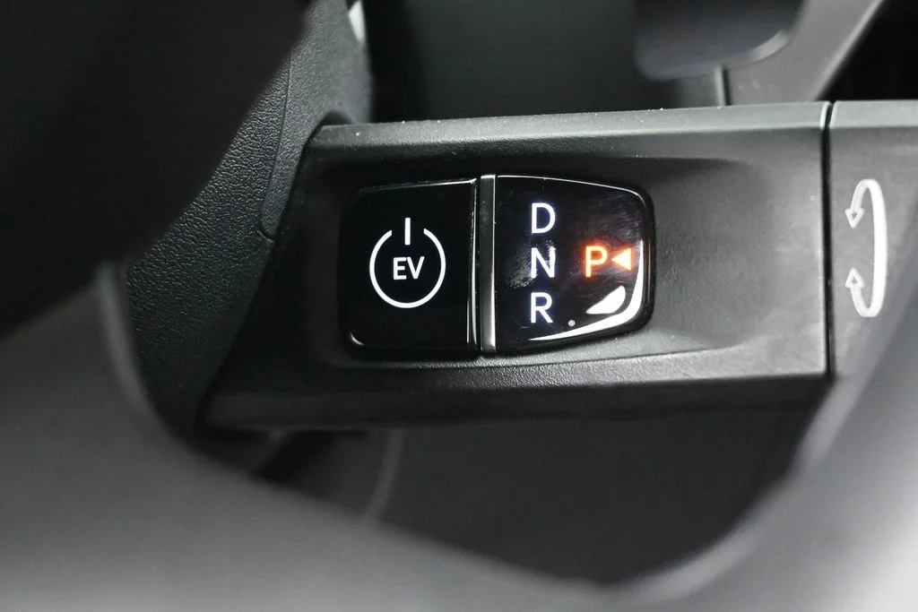 Used 2024 Black Kia Light Long Range image 14