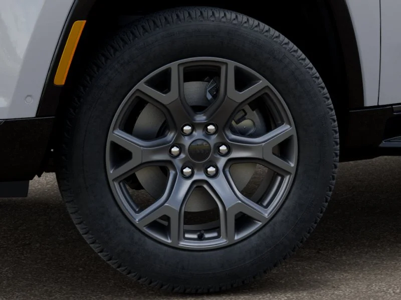 New 2026 Bright White Clear-Coat Exterior Paint Jeep Limited Altitude image 35