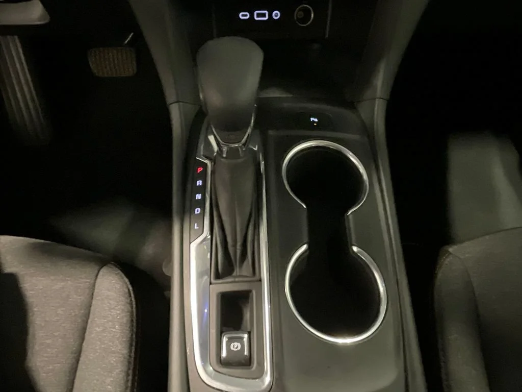 Used 2024 Summit White Chevrolet LT image 34