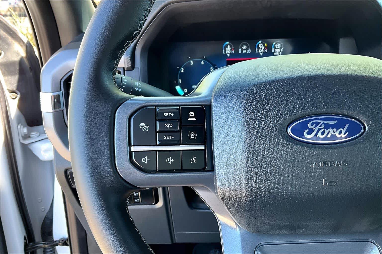 Used 2024 Oxford White Clearcoat Ford XLT image 23