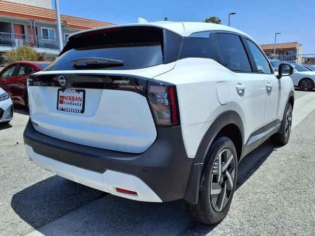 2025 Nissan Kicks SV AWD - Photo 8