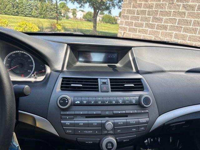 Used 2011 Gray Honda LX image 22