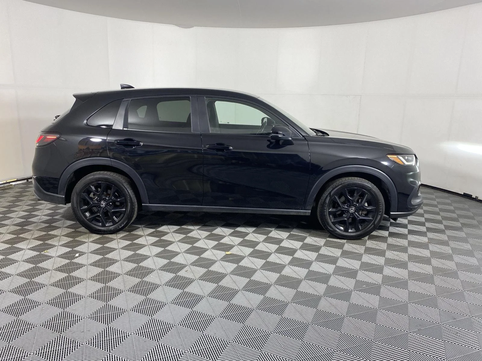 Used 2025 Crystal Black Pearl Honda Sport image 9